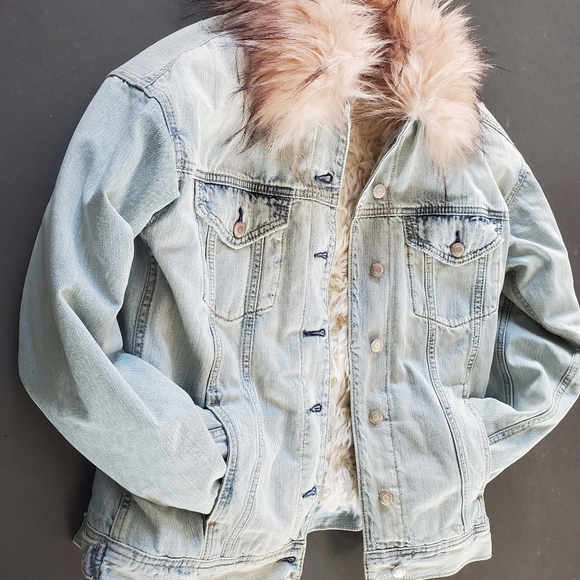 AMERICAN EAGLE faux fur lined Jean jacket - Picture 1 of 11